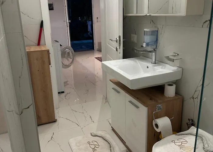 Ori-rent Golem (Tirana)